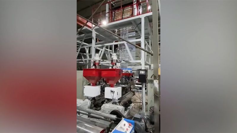 Экструдер для производства трехслойной пленки ABA